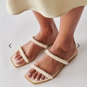 Dolce Vita pearl Sandals